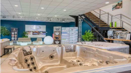 From Hot Tubs to Saunas – Exploring the Offerings of Spa Dealers