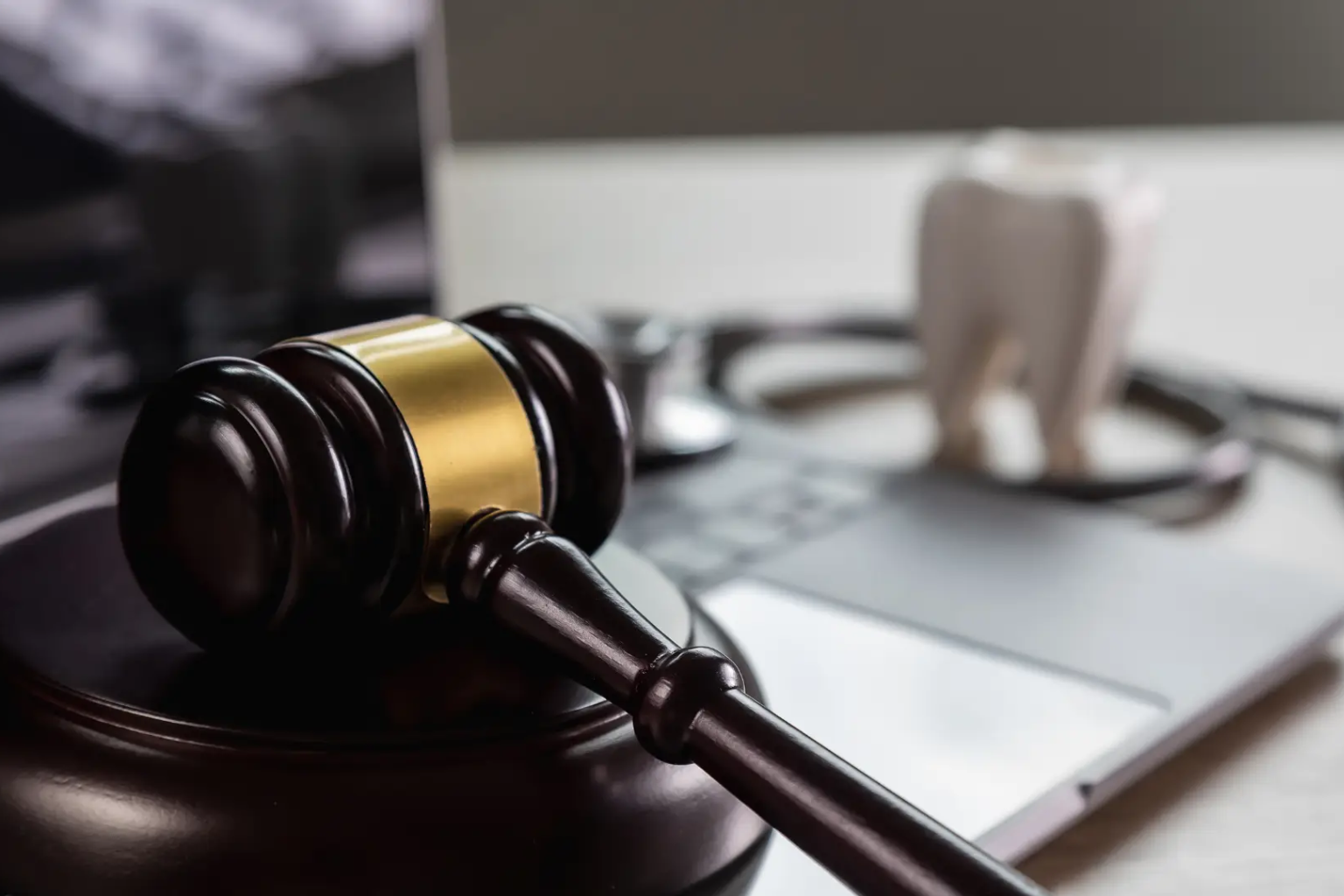 The Truth in the Charts: How Medical Expert Witnesses Bring Clarity to the Courtroom